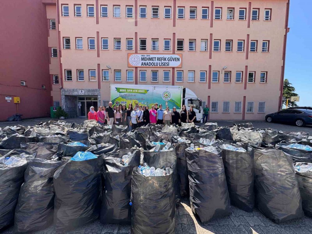 Ordu’da Öğrenciler 67 Bin Pet Şişeyi Geri Dönüşüme Kazandırdı