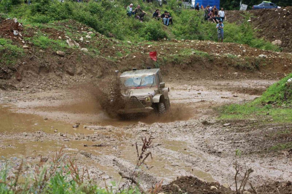 Karadeniz Off-Road Kupası Rize Ardeşen’de Başladı