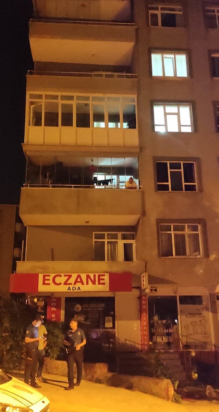 Sinop’ta Balkondan Düşen Kadın Hayatını Kaybetti