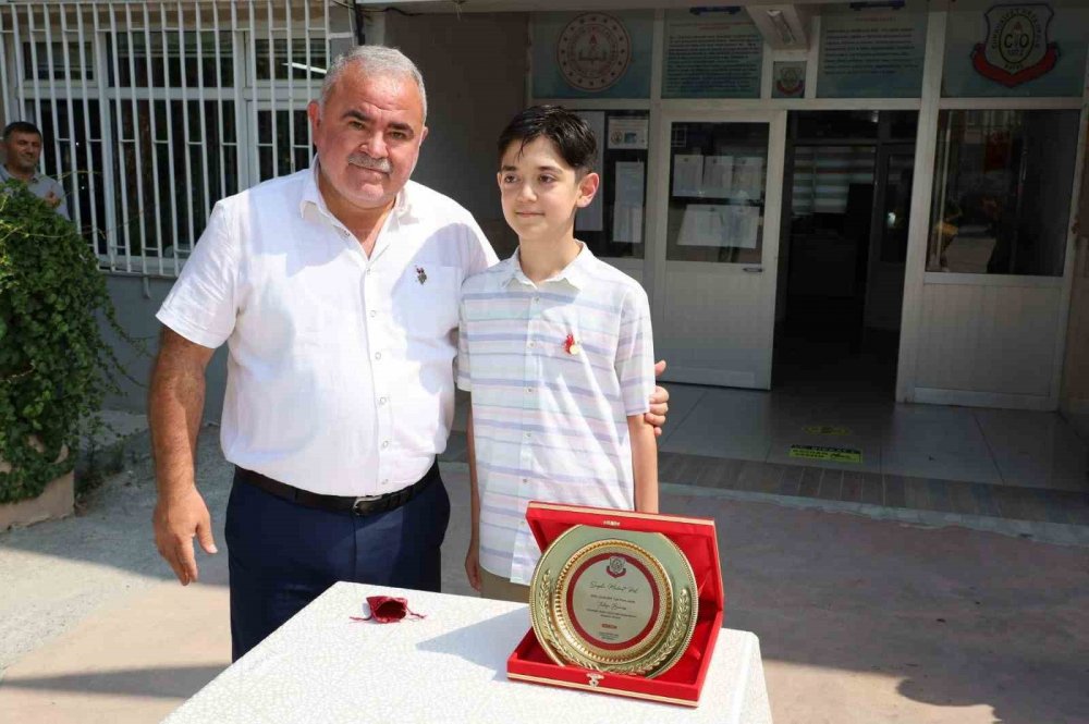 Lgs Türkiye Birincisi Öğrenci, Plaket Ve Altınla Ödüllendirildi