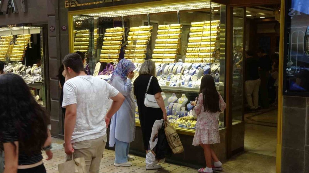 Altını Alan Değil Satan Daha Fazla