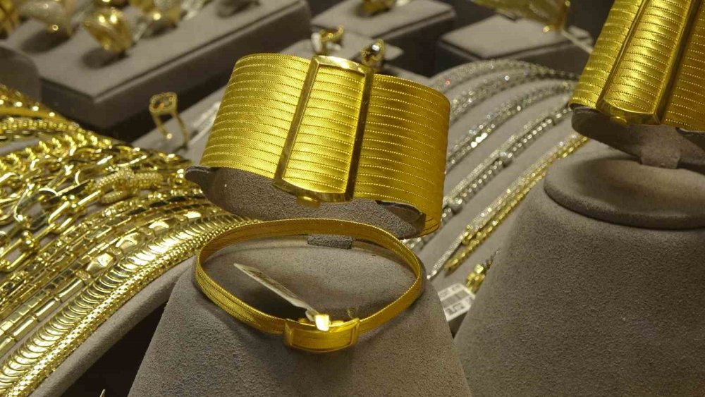 Altını Alan Değil Satan Daha Fazla