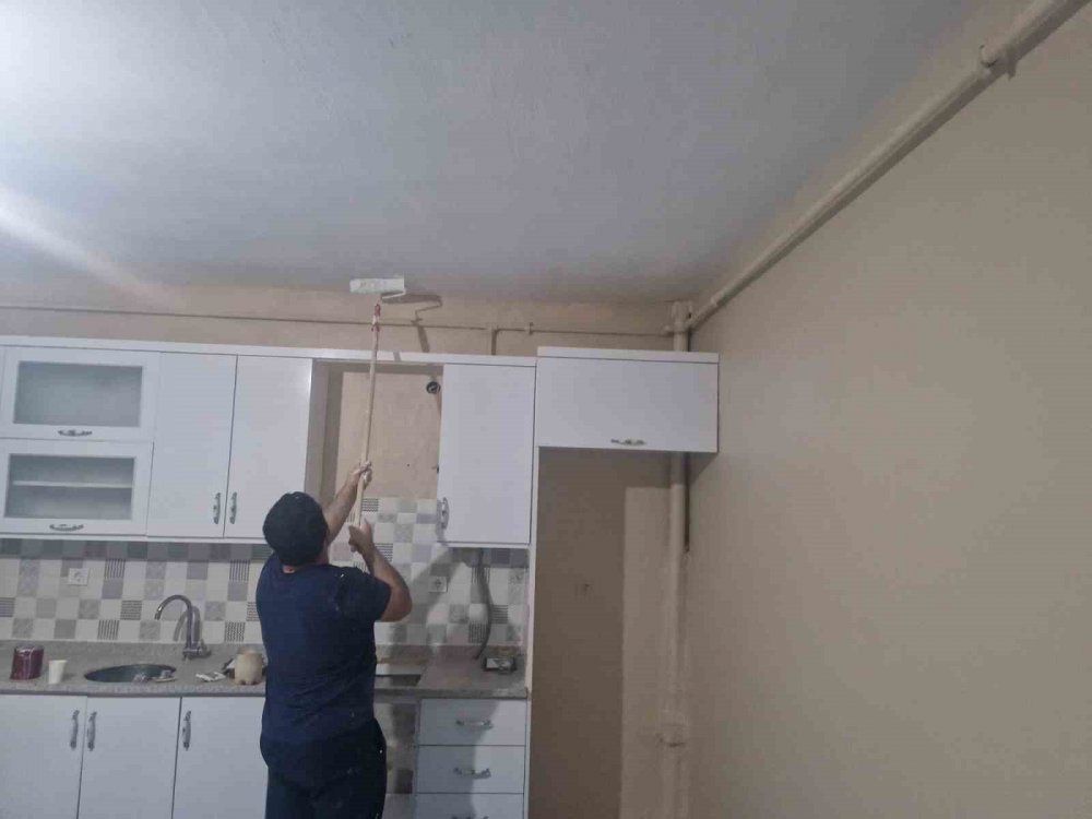 ’bayburt Yetimine Sahip Çıkıyor’ Sloganıyla Bir Ailenin Evi Yenilendi