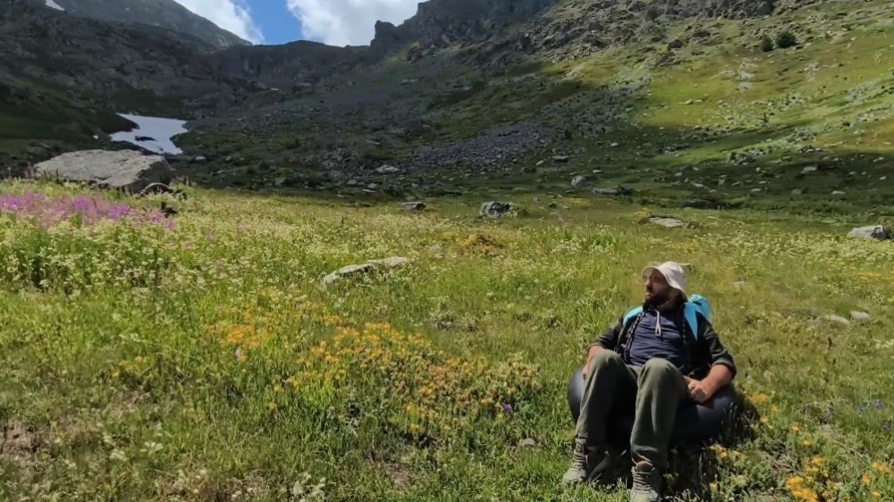 Sıcaklardan Kaçıp Yusufeli’nin Zirvelerinde Serinliyorlar