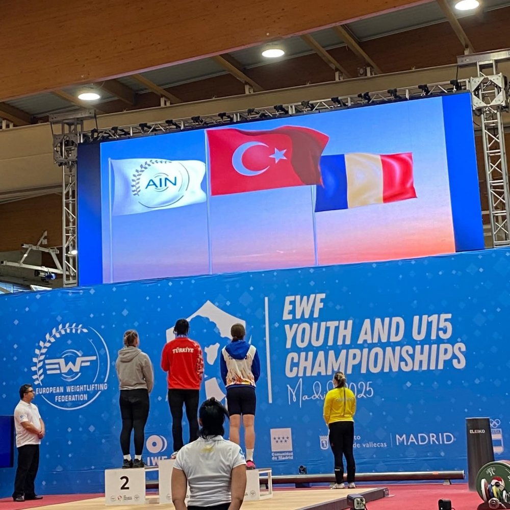 Merzifonlu Halterci Zehranur Aslan Avrupa Şampiyonu