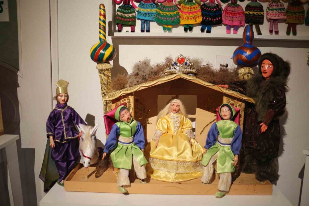 Emekli Anaokulu Öğretmeni Kitre Bebeklerden Oluşan Müze Hayalini Gerçekleştirdi