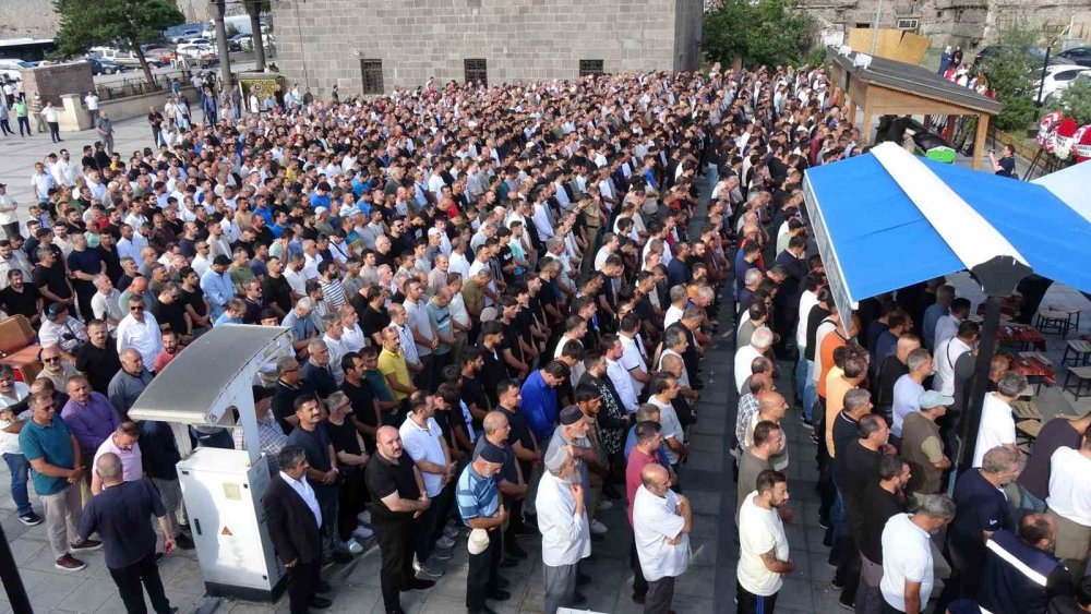 Taner Şancı Ve Zafer Lömenler Son Yolculuğuna Dualarla Uğurlandı