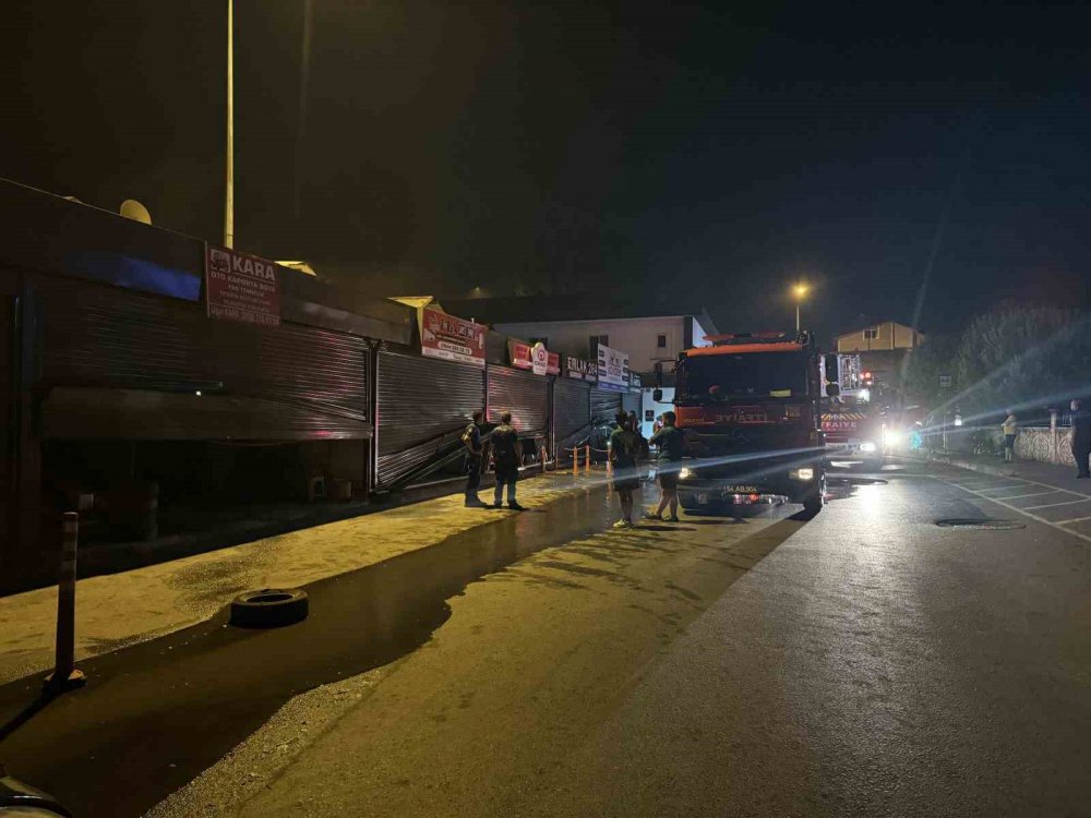 Faciaya Ramak Kala... Bilinçsizce Yakılan Ateş, 4 Dükkana Felaketi Yaşattı
