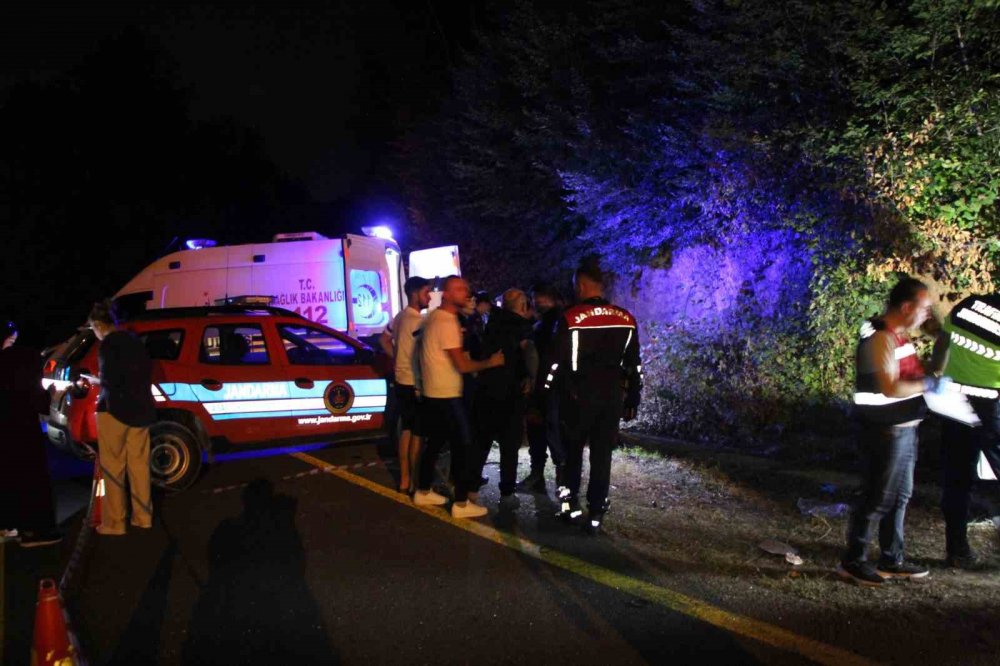 Sakarya’da Otomobil İle Motosiklet Çarpıştı: 1 Ölü, 1 Yaralı