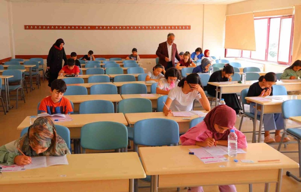 Bayburt’ta Yaz Kur’an Kursu Öğrencileri Bilgide Yarıştı