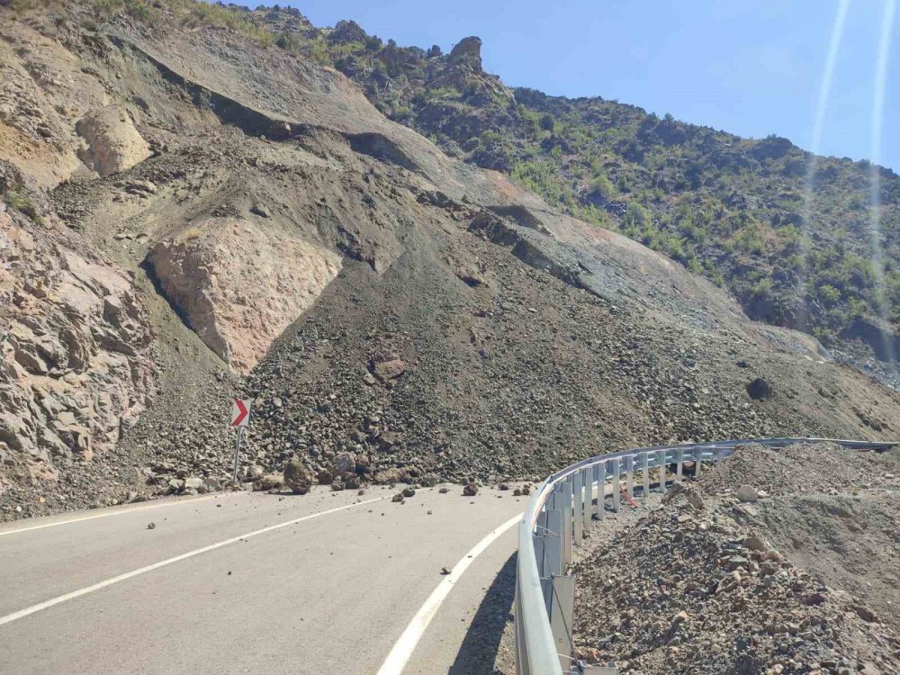 Artvin’in Yusufeli İlçesinde Heyelan