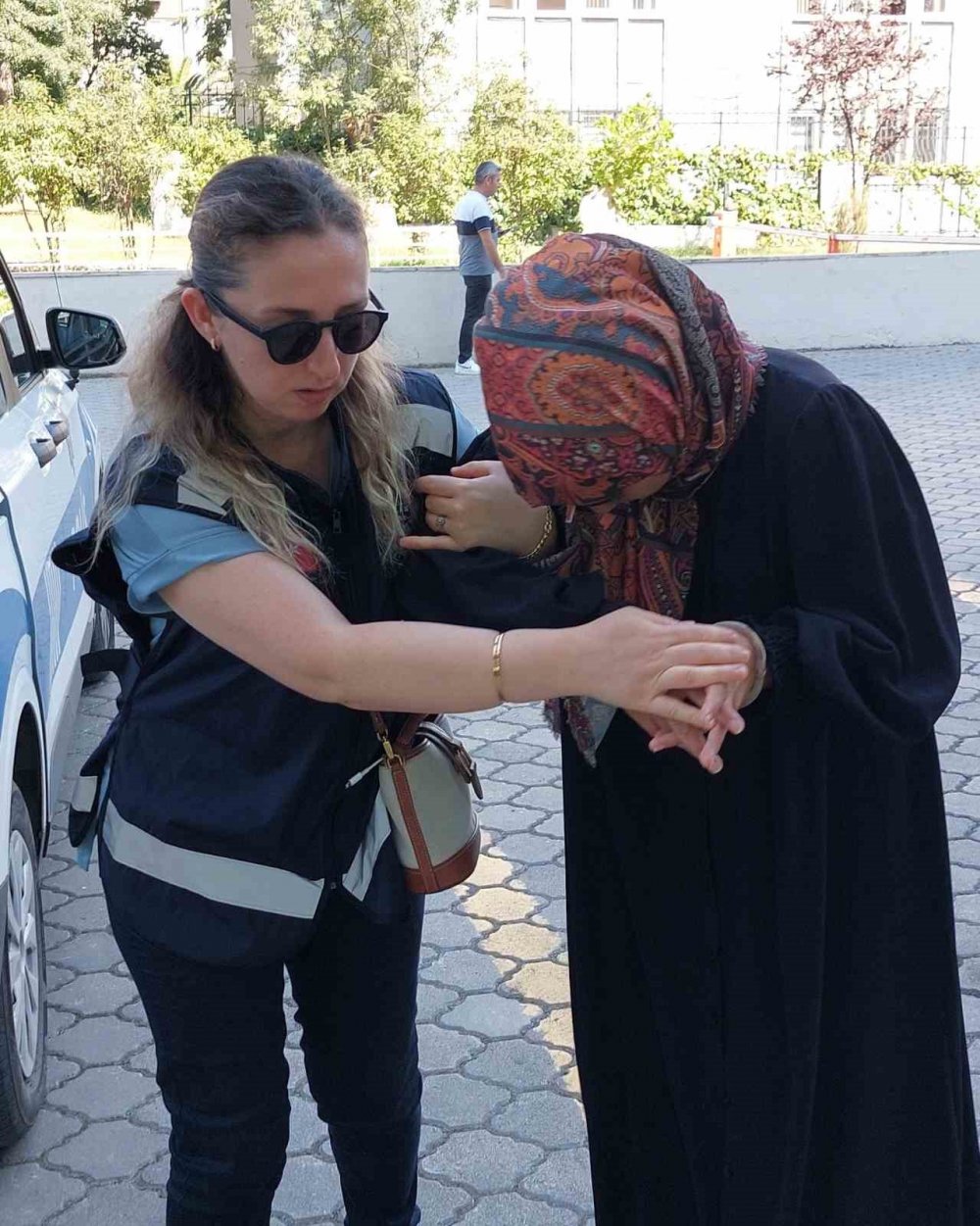 Komşusunun Anahtarını Kopyalayıp 1,7 Milyon Liralık Altın Çaldı, Sıfır Araç Aldı