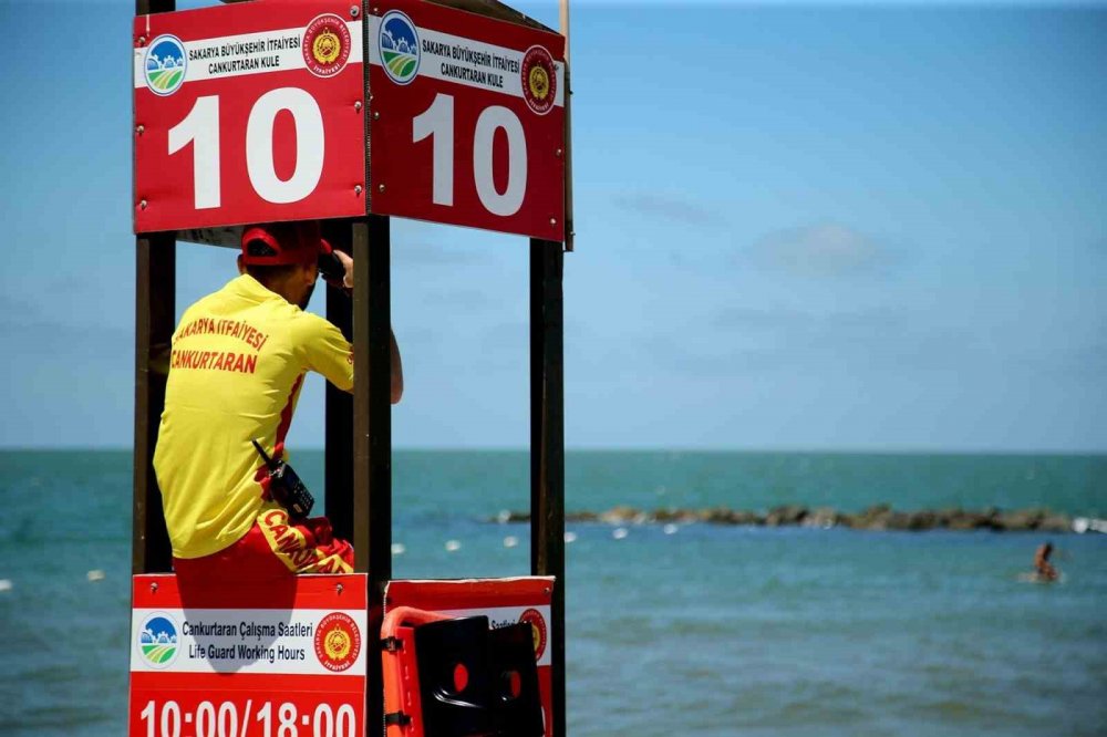 Sakarya Sahillerinde Deniz Planı Yapanlar Dikkat: 5 Gün Boyunca Kırmızı Bayrak Çekilecek
