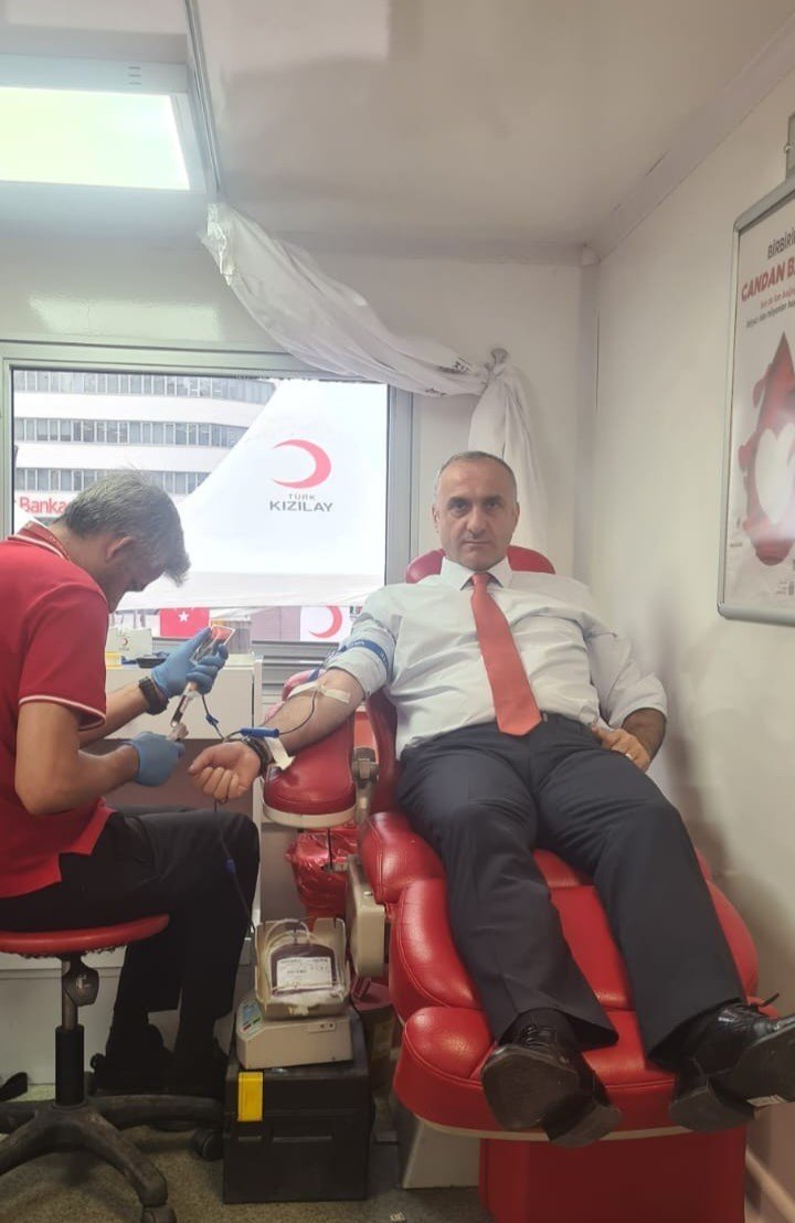 Hedef 1919 Kan Bağışı Kampanyası: İlk Gün 210 Ünite Kan Toplandı