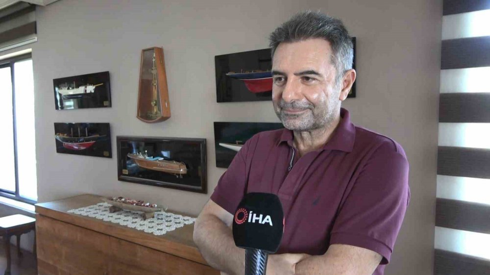 Hobi Amaçlı Ürettiği Maket Tekneleri Evinin Duvarına Dekor Yaptı