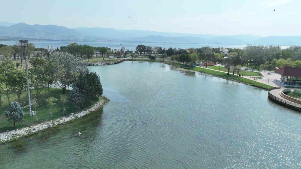 Kalp Şeklindeki Gölden 20 Bin Ton Çamur Çıkarıldı