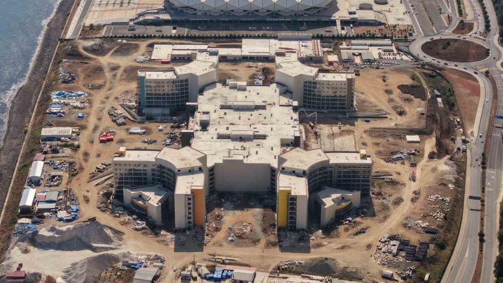 Şehir Hastanesi Yolunun Trafiğiyle İlgili Arayışlar Sürüyor