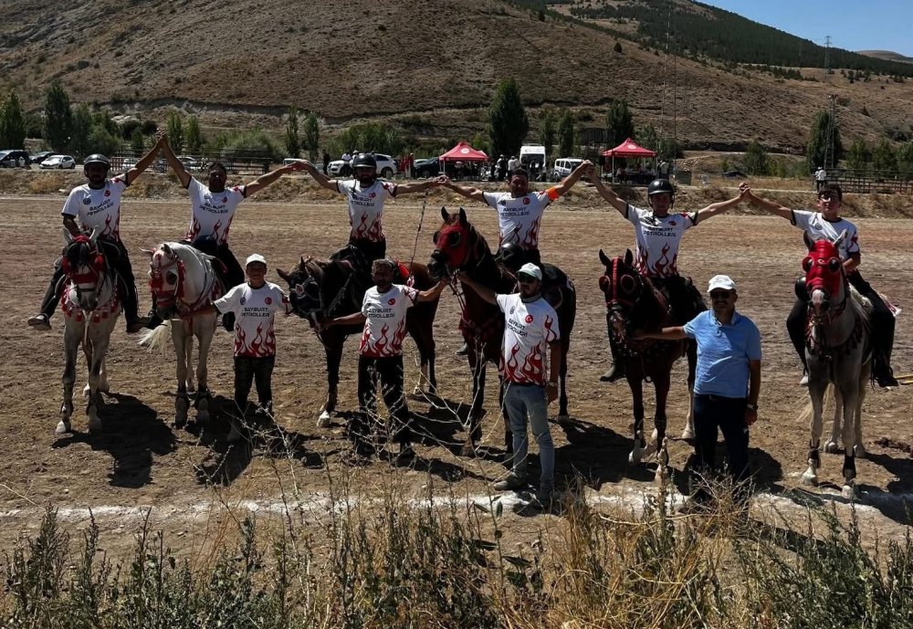 Bayburt’ta ’2025 Atlı Cirit İl Birinciliği’ Müsabakalarında Grup Birincileri Belli Oldu