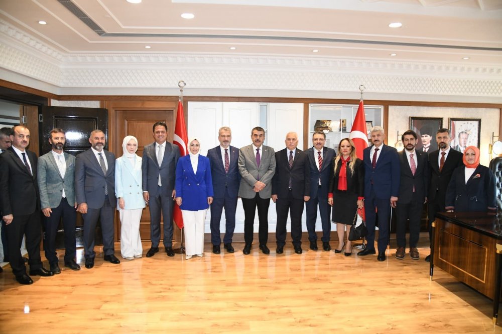 Milli Eğitim Bakanı Yusuf Tekin’den Trabzon Büyükşehir Belediyesi’ne Ziyaret