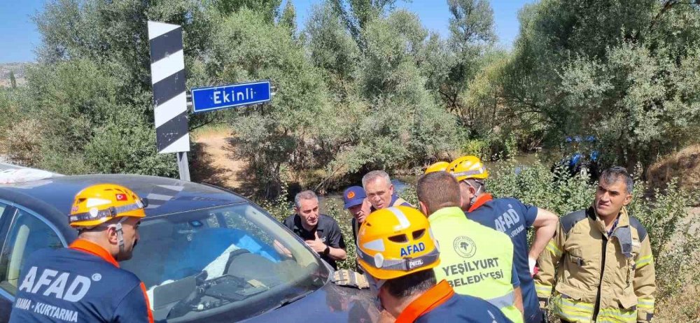 Tokat’ta Otomobil Bariyerlere Çarptı: 1 Ölü, 2 Yaralı