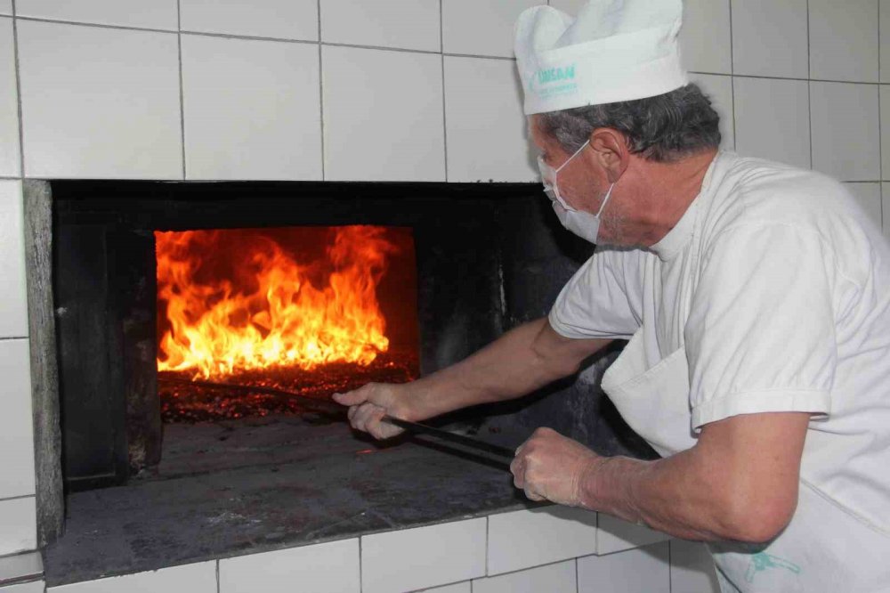 Abacıbükü Ekmeği’nin Sırrı Fırınında Ve Fındık Kabuğunda
