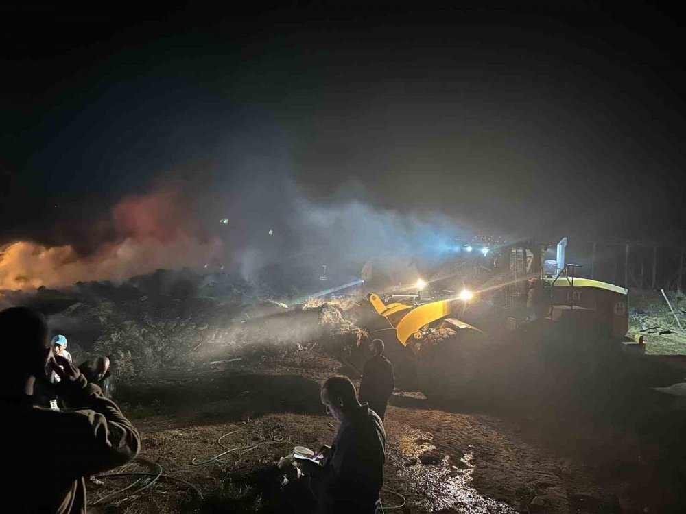 Köyde Korkutan Yangın Kontrol Altında