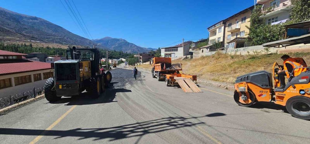 İspir’de Heyelanlı Bölgeye Müdahale Başladı