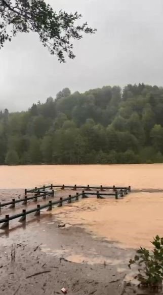 Artvin’de Sağanak Yağış Sele Neden Oldu
