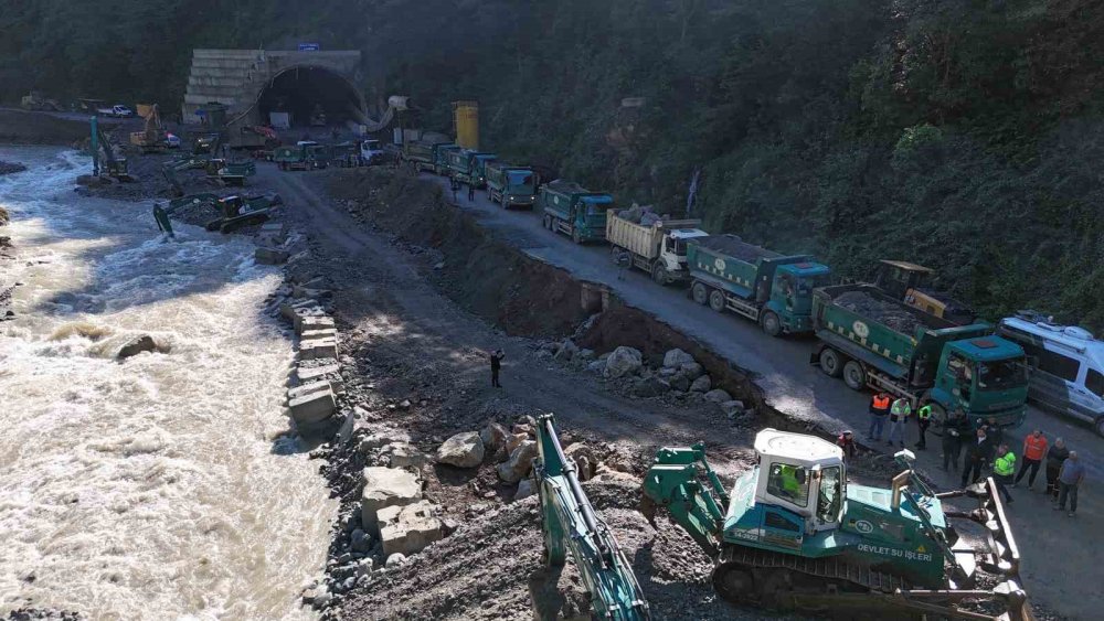 Bakanlar Uraloğlu ve Bak, Ayder Yolu Çalışmalarını İnceledi