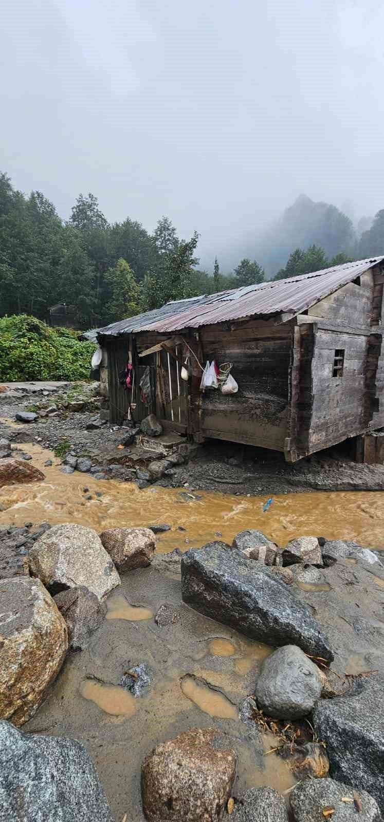 Deremezra Köyü Muhtarı Kuru Yardım Çağrısında Bulundu