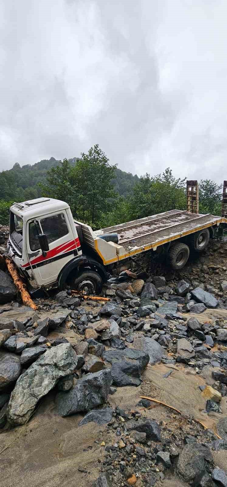 Deremezra Köyü Muhtarı Kuru Yardım Çağrısında Bulundu
