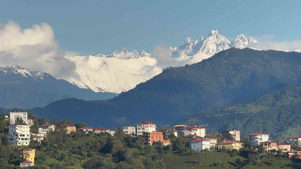 Kaçkar Dağları’nda Kar Kalınlığı Yarım Metreye Ulaştı