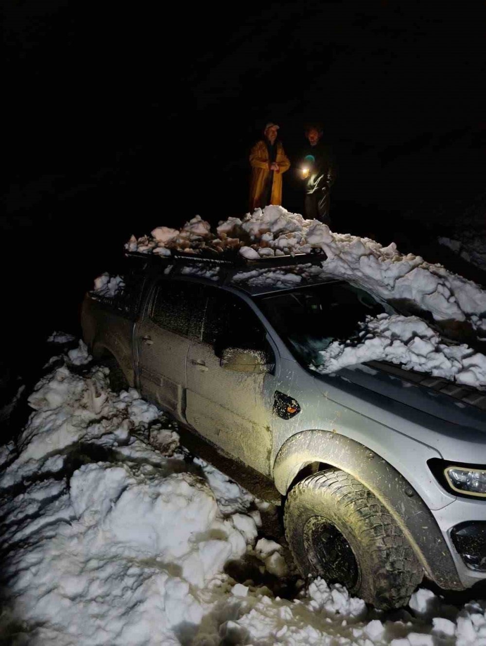 Çamlıhemşin Tirovit Yaylası’nda Çığ: 15 Kişi ve 8 Hayvan Kurtarıldı