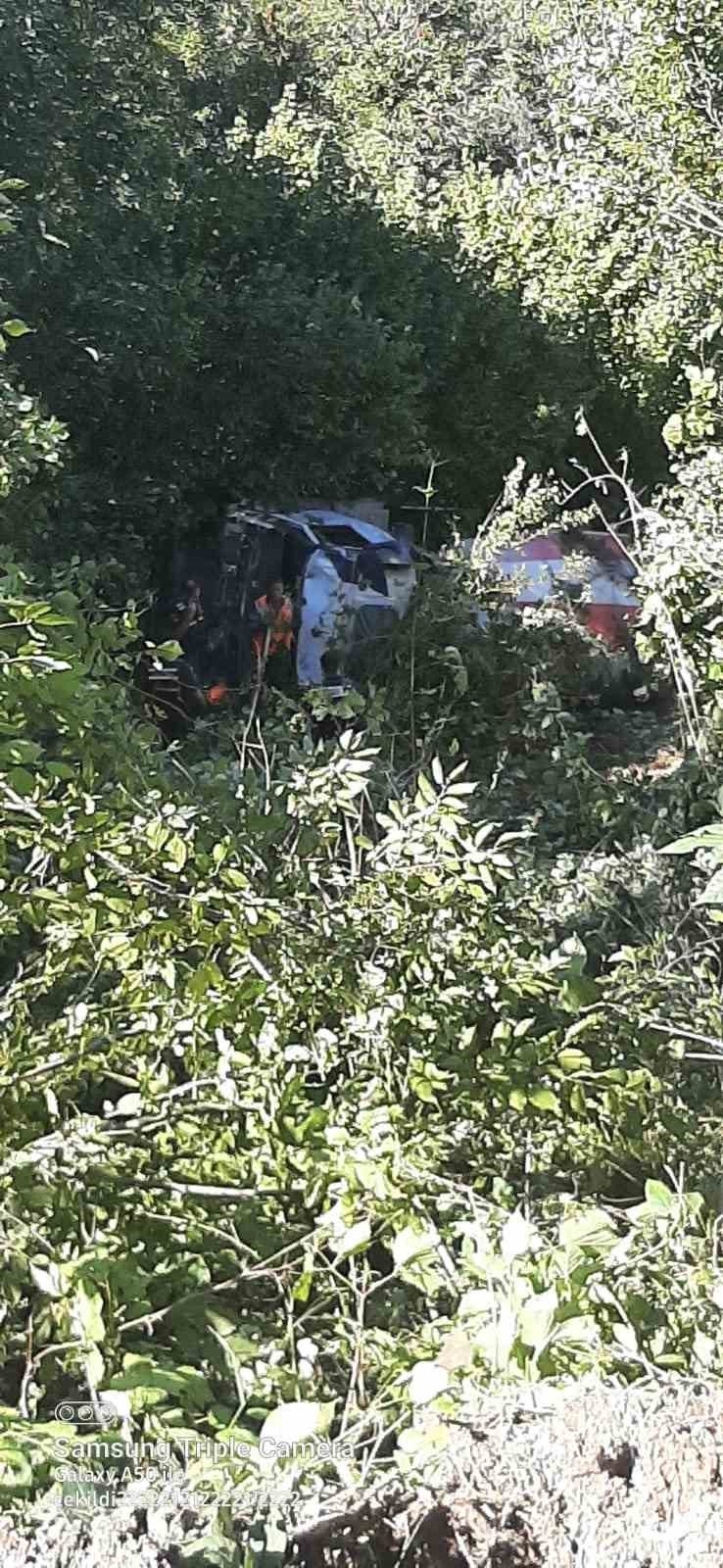 Artvin’de Beton Mikseri Uçuruma Yuvarlandı: 1 Yaralı