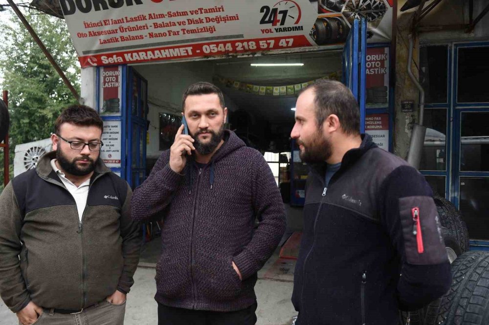 Yangın İhbarına Giden İtfaiyecileri Pastayla Karşıladılar