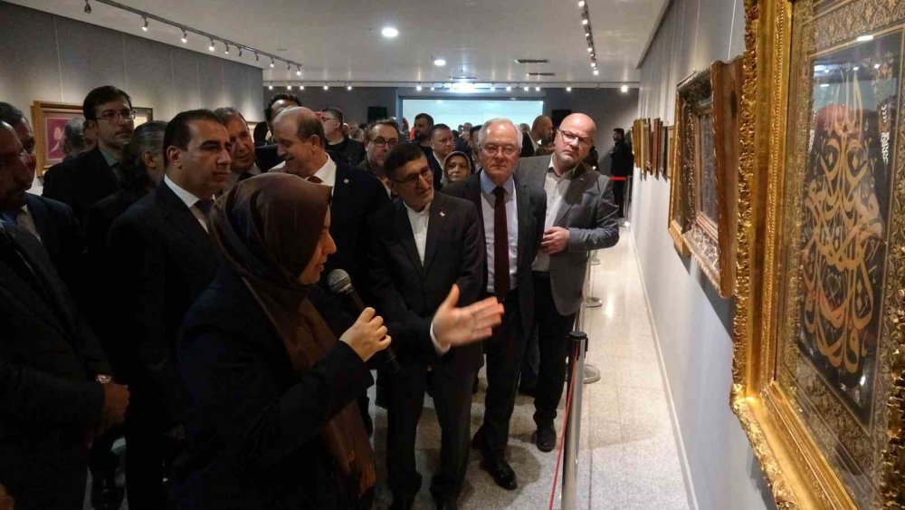 ’tarihin Akışında Meşhur Hattatlar Sergisi’ Trabzon’da Ziyarete Açıldı