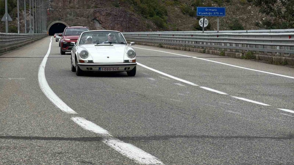 Belçikalı Klasik Araç Tutkunları Artvin’de