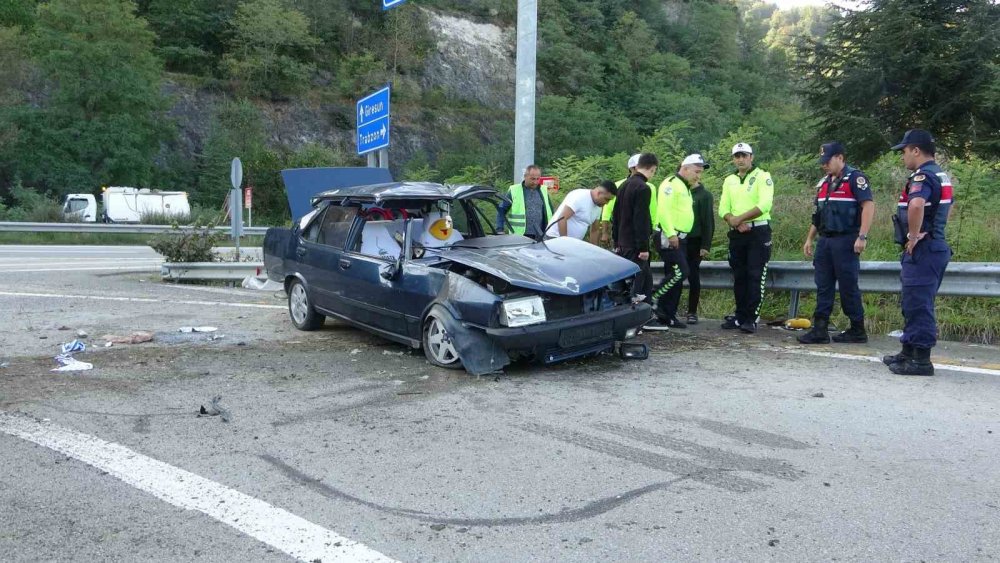 Giresun’da Trafik Kazası: 2 Genç Kız Yaralandı
