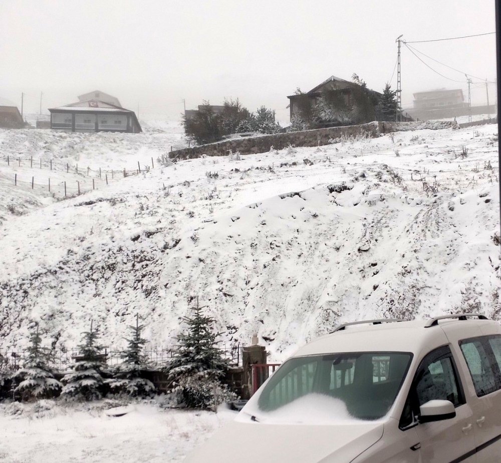 Bayburt’un Yüksek Kesimlerine Kar Yağdı