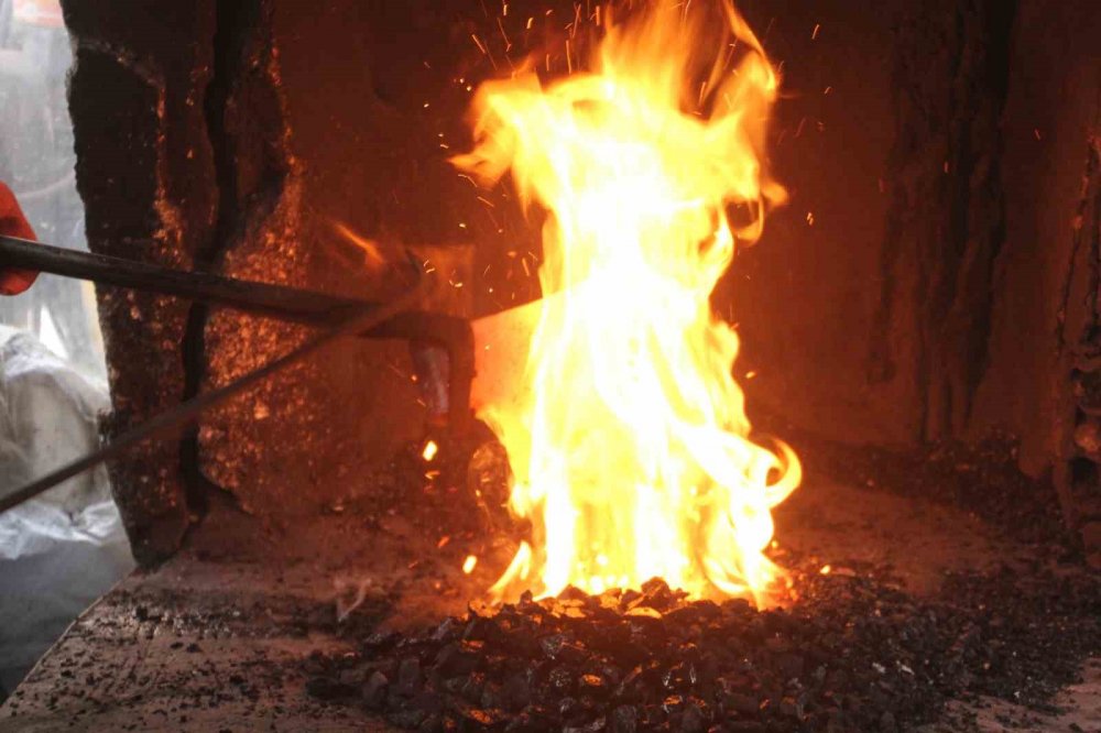 Babasının Eline Çırak Olarak Başladı, 38 Yıldır Ocak Sönmesin Diye Çabalıyor