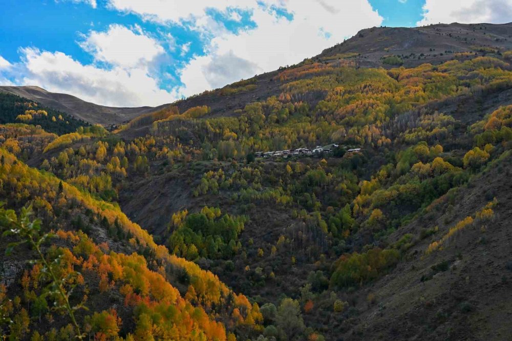 Gümüşhane’de 675 Yıllık Tarih Sonbahar Renkleriyle Buluştu