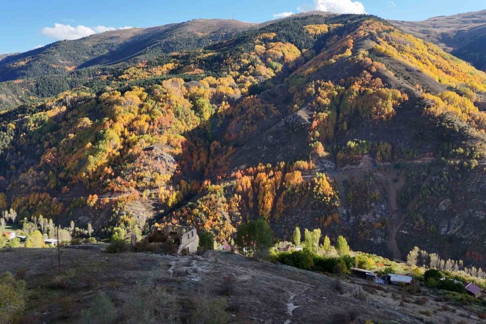Gümüşhane’de 675 Yıllık Tarih Sonbahar Renkleriyle Buluştu