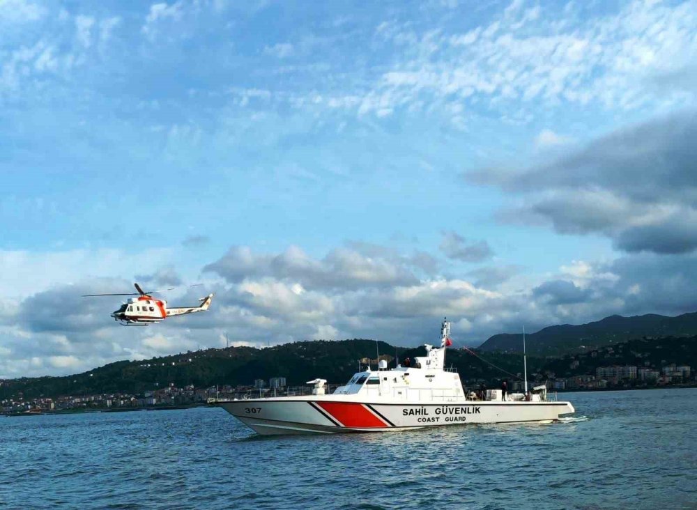 Trabzon’da Denizde Kaybolan Şahsı Arama Çalışmaları Sürüyor