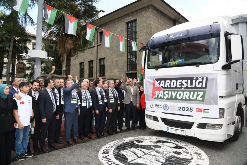 Kardeşlik Tırları Trabzon’dan Gazze’ye Dualarla Yola Çıktı
