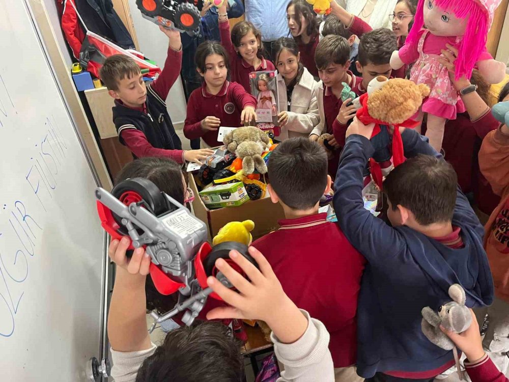 Filistin’deki Kardeşlerini Unutmadılar