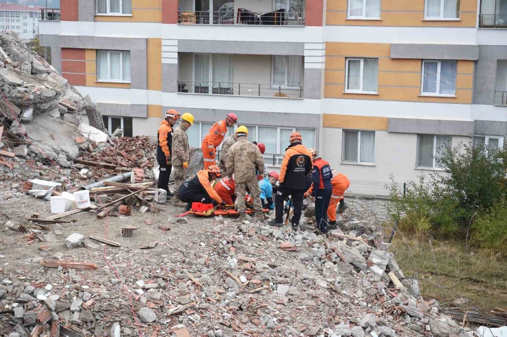 Kastamonu’da Bölgesel Deprem Tatbikatı: Yüzlerce Personel Seferber Oldu