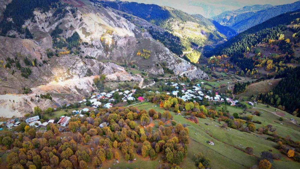 Şavşat’ın Seyrine Doyum Olmayan Sonbahar Güzelliği