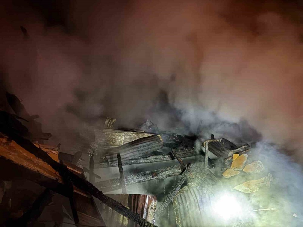 Giresun’da Mısır Fırını 1 Ev Ve 1 Serentiyi Kül Etti