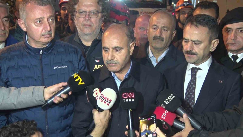 Gebze’de Çöken Binada Annenin De Cansız Bedenine Ulaşıldı: 5 Kişilik Aileden 1’i Sağ Kurtarıldı