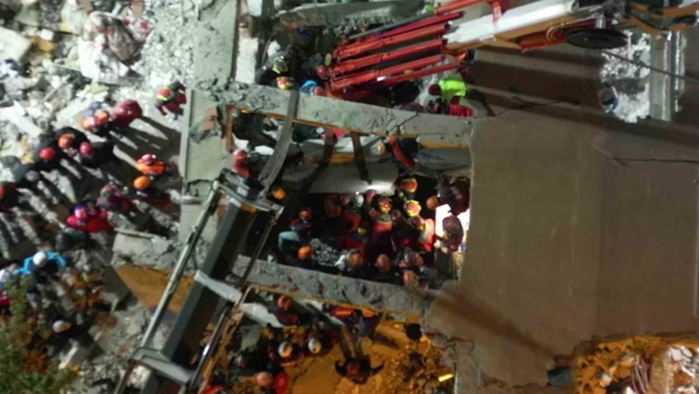 Gebze’de Çöken Binada Annenin De Cansız Bedenine Ulaşıldı: 5 Kişilik Aileden 1’i Sağ Kurtarıldı